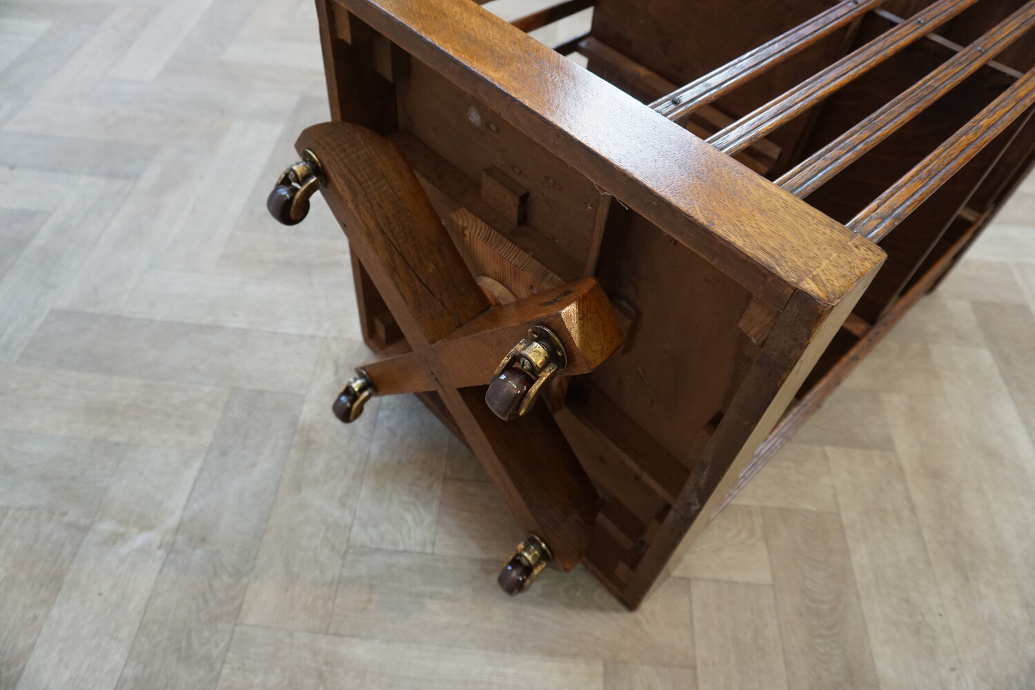 Revolving bookcase