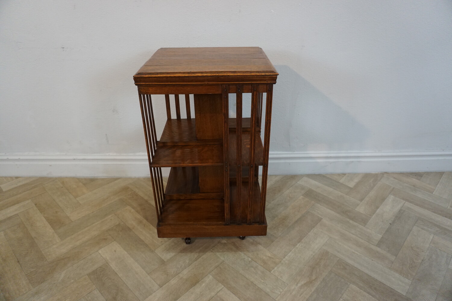 Revolving bookcase